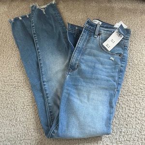 NWT Distressed Abercrombie Jeans